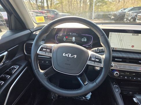 Used 2025 Kia Telluride EX w/ EX Captain's Chair Package AWD/4WD image 14
