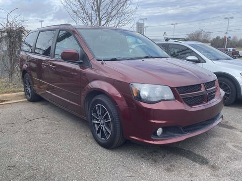 Used 2017 Dodge Grand Caravan GT image 1