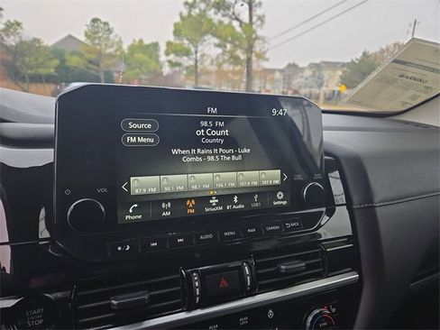 Certified 2025 Nissan Pathfinder SL image 23