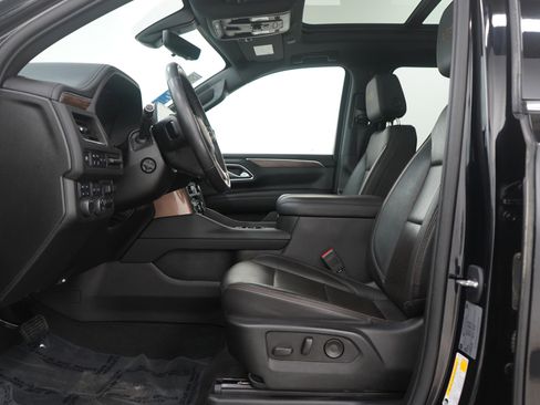 Used 2021 Chevrolet Suburban High Country w/ Premium Package image 24