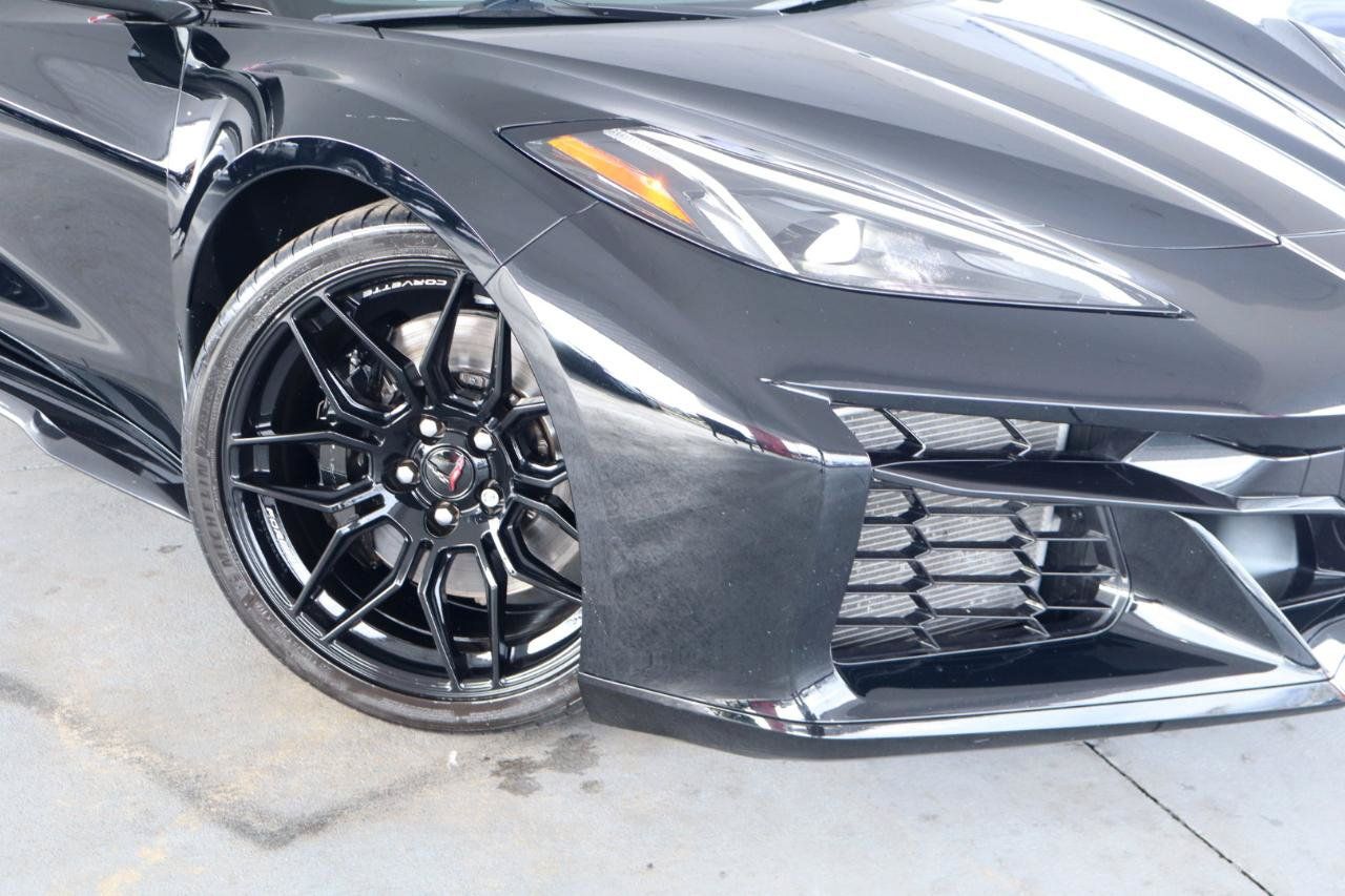 Used 2023 Chevrolet Corvette Z06 RWD image 4