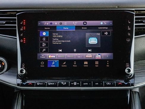 Certified 2024 Jeep Wagoneer L Series II w/ Flexible Seating Group image 15