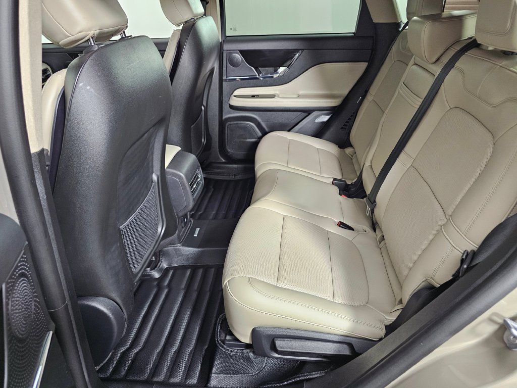 Certified 2025 Lincoln Corsair Grand Touring AWD/4WD image 19