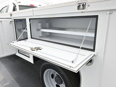 New 2025 Ford F450 XL w/ XL Chrome Package image 18