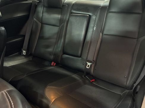 Used 2015 Dodge Challenger SXT Plus RWD image 9