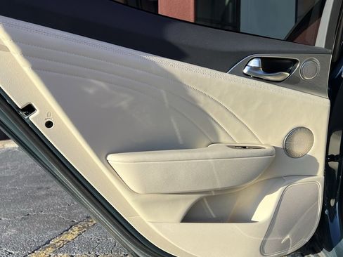 Used 2023 Kia Stinger GT2 image 15