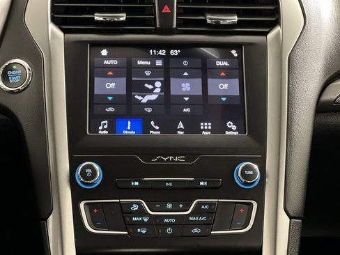 Used 2019 Ford Fusion SE image 20