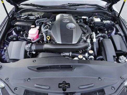 Used 2017 Lexus IS 200t w/ Premium Package RWD image 25
