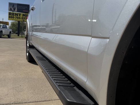 Used 2018 Ford F150 Lariat w/ Equipment Group 502A Luxury AWD/4WD image 9