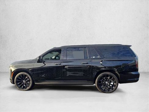 Used 2025 Cadillac Escalade ESV Sport Platinum w/ LPO, ONYX Package AWD/4WD image 9