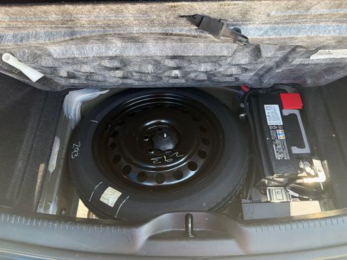 Used 2021 Chrysler 300 S RWD image 27
