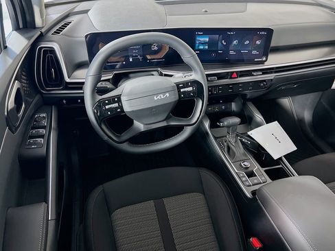 New 2026 Kia Sorento LX FWD image 17