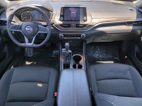 Used 2024 Nissan Altima 2.5 SV FWD image 27
