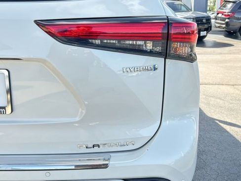 Used 2021 Toyota Highlander Platinum AWD/4WD image 9