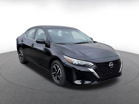Used 2025 Nissan Sentra SV image 2
