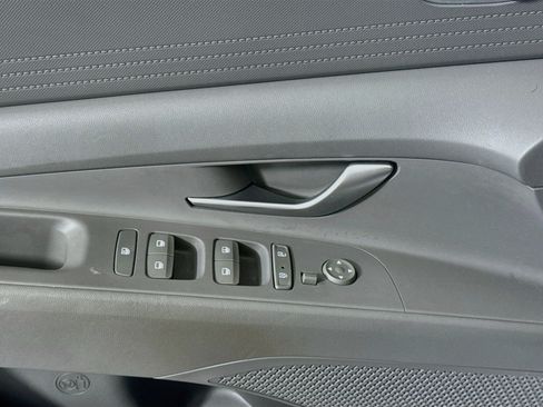 Used 2022 Hyundai Elantra SE FWD image 23