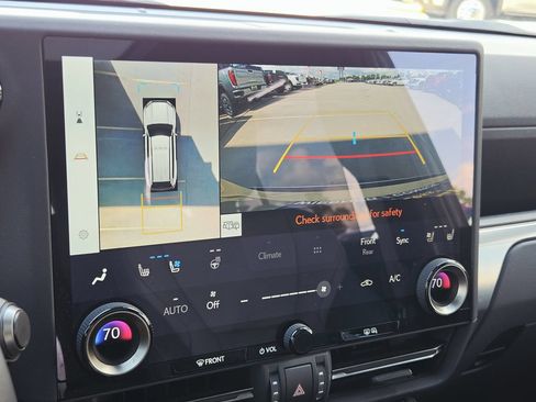 Used 2024 Lexus GX 550 w/ Accessory Package (Z1) AWD/4WD image 25