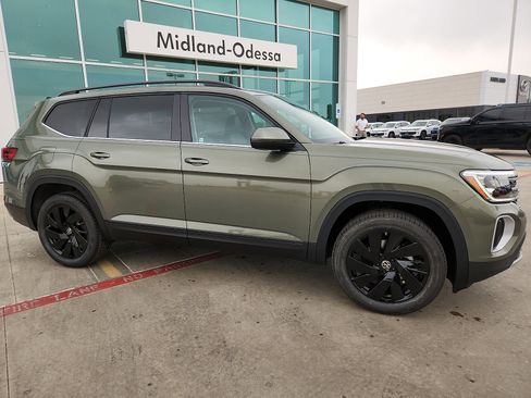 New 2026 Volkswagen Atlas SE image 8