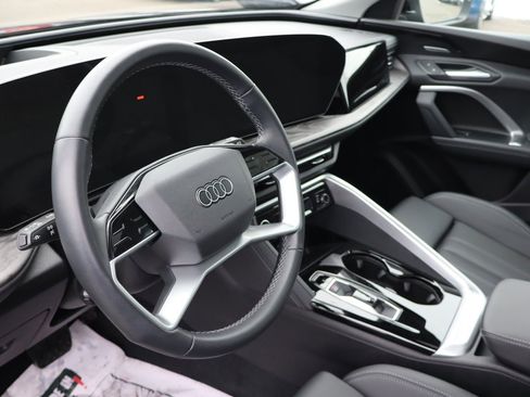 Used 2025 Audi Q5 Premium Plus w/ Premium Plus image 10