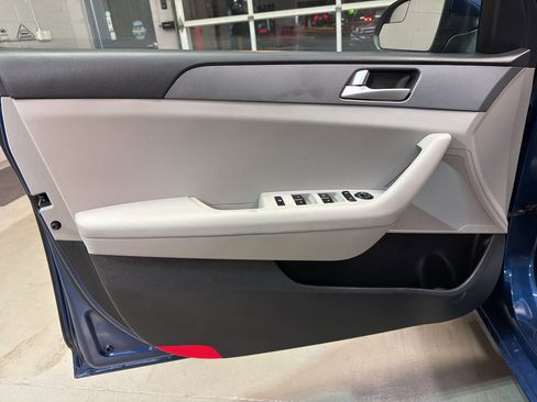 Used 2017 Hyundai Sonata SE w/ Cargo Package image 14