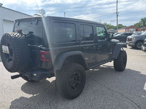 Used 2019 Jeep Wrangler Unlimited Sahara AWD/4WD image 8