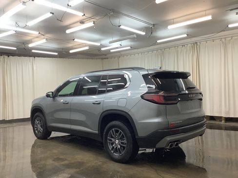 Used 2025 GMC Acadia Elevation image 9