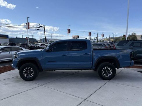 Used 2019 Toyota Tacoma TRD Off-Road w/ TRD Premium Off Road Package AWD/4WD image 2