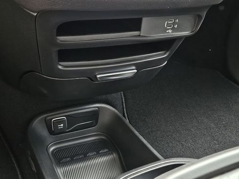 New 2026 Chrysler Pacifica Select image 21