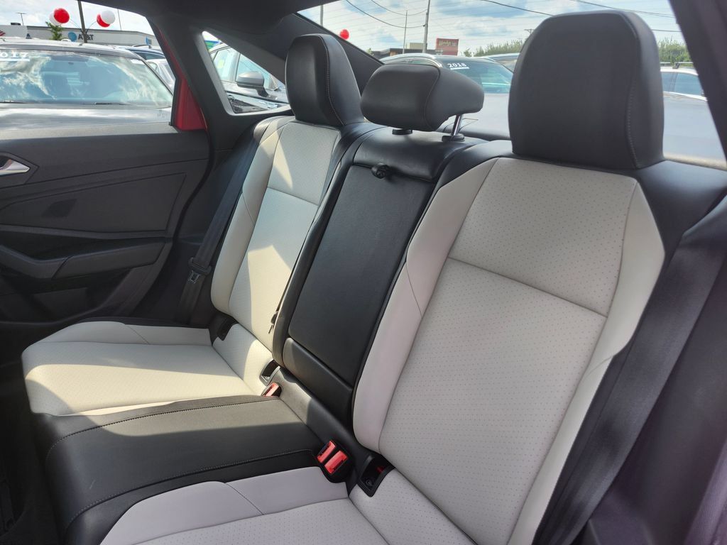 Used 2019 Volkswagen Jetta R-Line FWD image 10