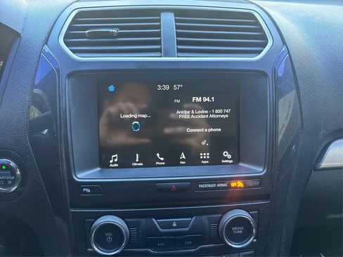 Used 2018 Ford Explorer XLT w/ Equipment Group 202A FWD image 25
