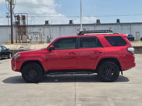Used 2022 Toyota 4Runner SR5 RWD image 3