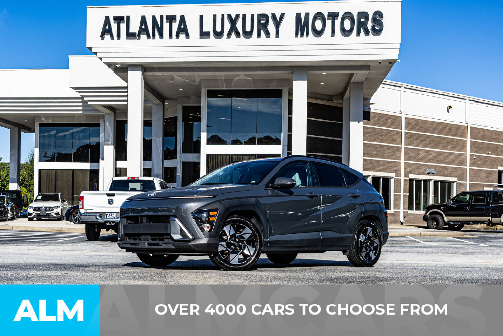 Used 2024 Hyundai Kona SEL FWD image 2