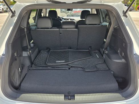 Used 2022 Volkswagen Tiguan SE R-Line FWD image 13