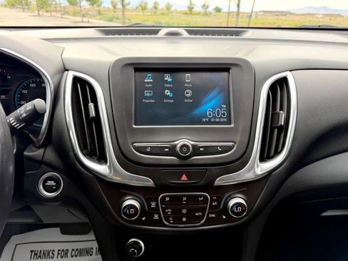 Used 2018 Chevrolet Equinox LT AWD/4WD image 18