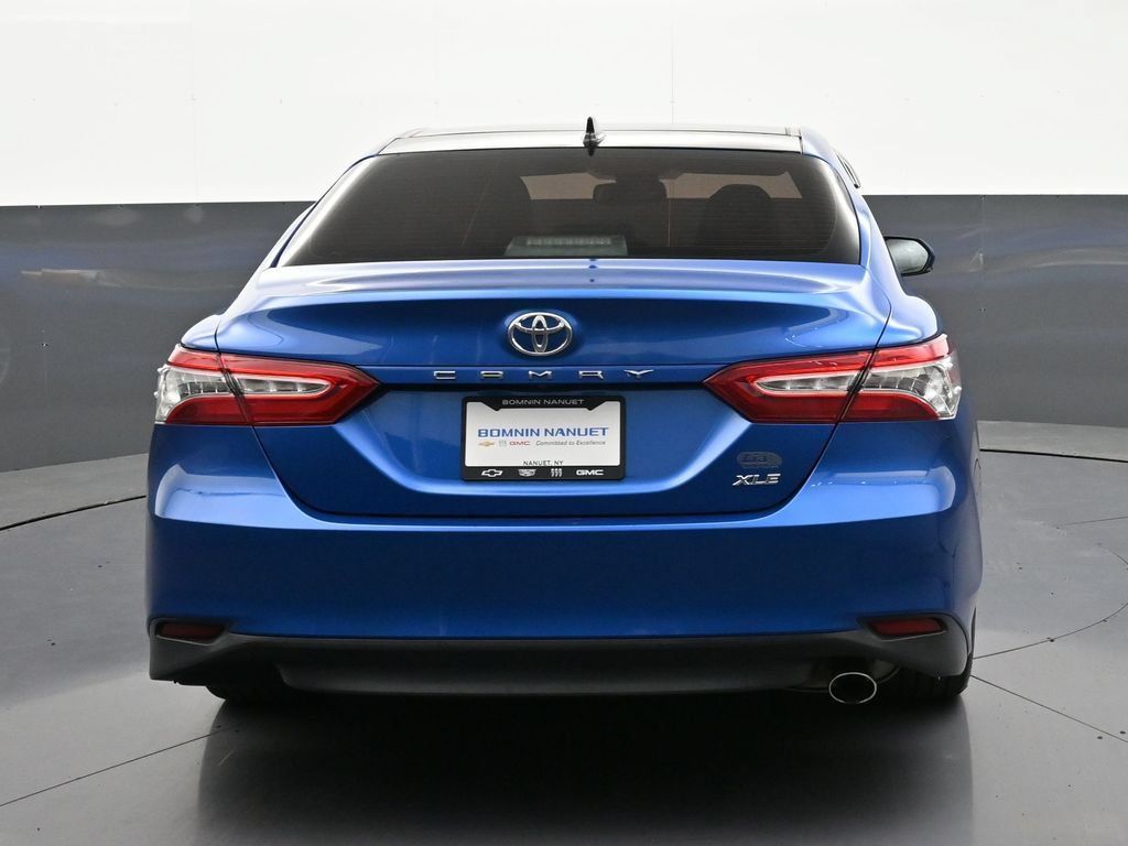 Used 2019 Toyota Camry XLE FWD image 4