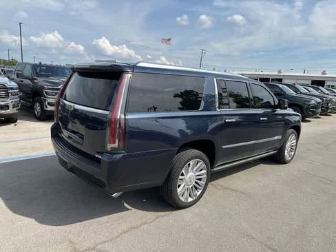 Used 2019 Cadillac Escalade ESV Platinum AWD/4WD image 27