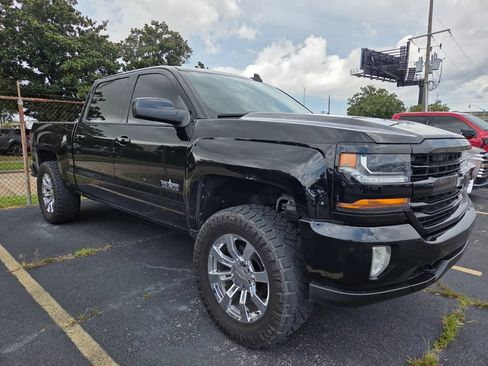 Used 2018 Chevrolet Silverado 1500 LT w/ Texas Edition AWD/4WD image 3