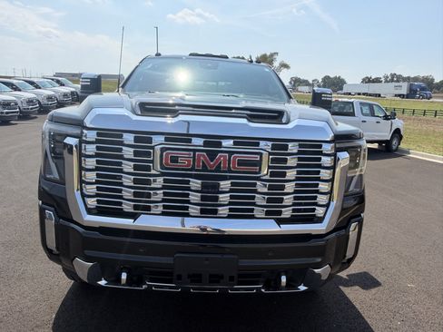 Used 2025 GMC Sierra 2500 Denali w/ Denali Reserve Package AWD/4WD image 2
