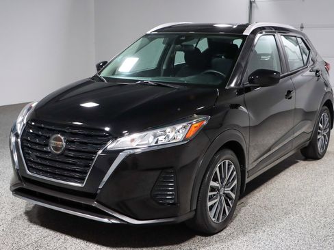 Used 2021 Nissan Kicks SV image 30