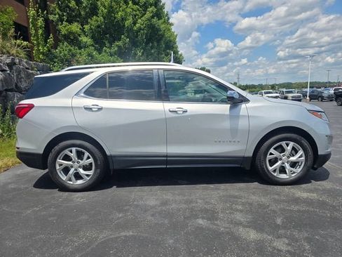 Used 2018 Chevrolet Equinox Premier AWD/4WD image 2
