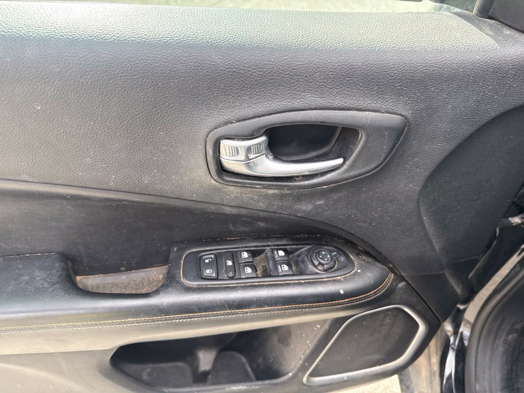 Used 2018 Jeep Compass Sport FWD image 19