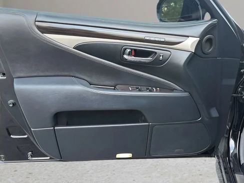 Used 2014 Lexus LS 460 L w/ Ultra Luxury Package image 41