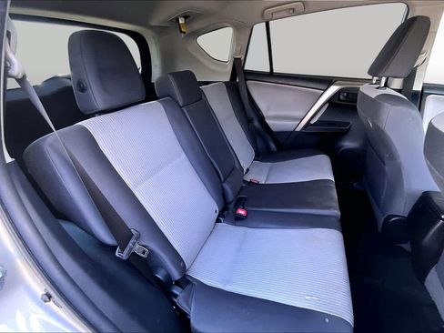 Used 2014 Toyota RAV4 LE FWD image 18