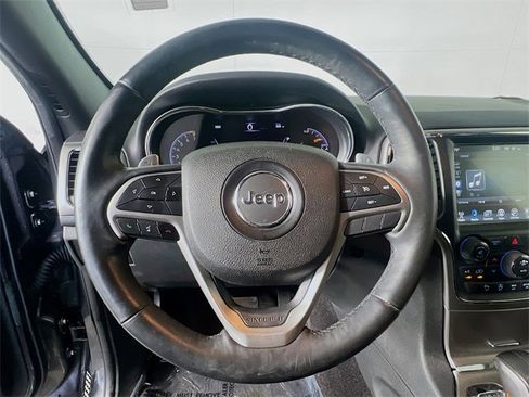 Used 2017 Jeep Grand Cherokee Altitude image 15