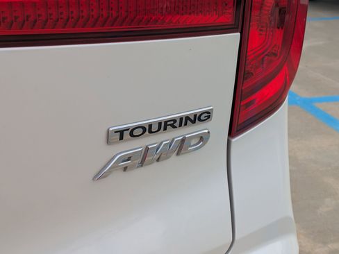 Certified 2018 Honda Pilot Touring image 34