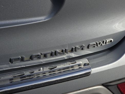 Used 2020 Toyota Highlander Platinum image 25