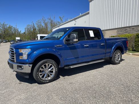 Used 2017 Ford F150 XLT w/ Equipment Group 302A Luxury AWD/4WD image 8