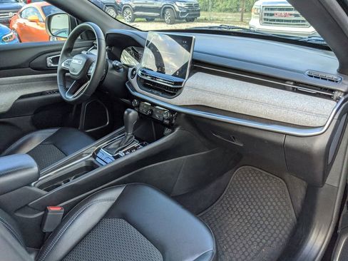 Used 2023 Jeep Compass Latitude w/ Convenience Group image 6