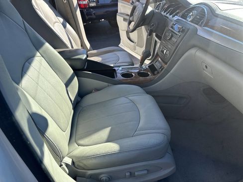 Used 2011 Buick Enclave CXL image 13