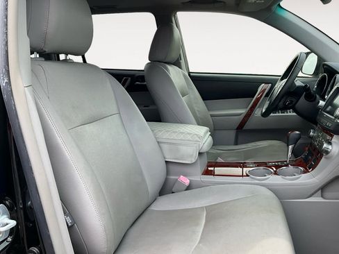 Used 2012 Toyota Highlander Limited AWD/4WD image 17
